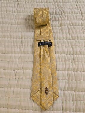 Stafford Yellow Paisley Silk Tie 62 Inches Long Handmade